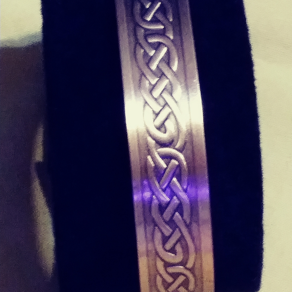 NWT- MAGNETIC BY DESIGN, HEAVY COPPER. BRACELET.